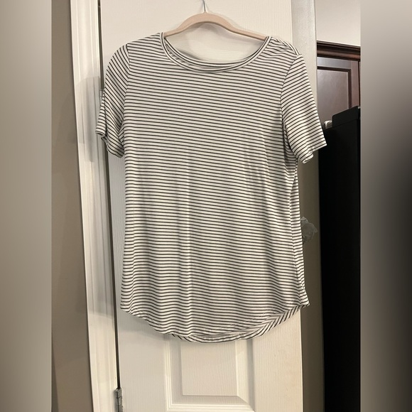 Old navy shirt - Picture 2 of 4